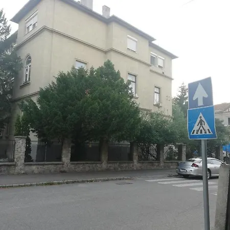 Apartment Gold 2 *